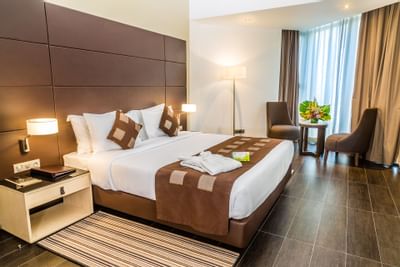 Room view of the king bed