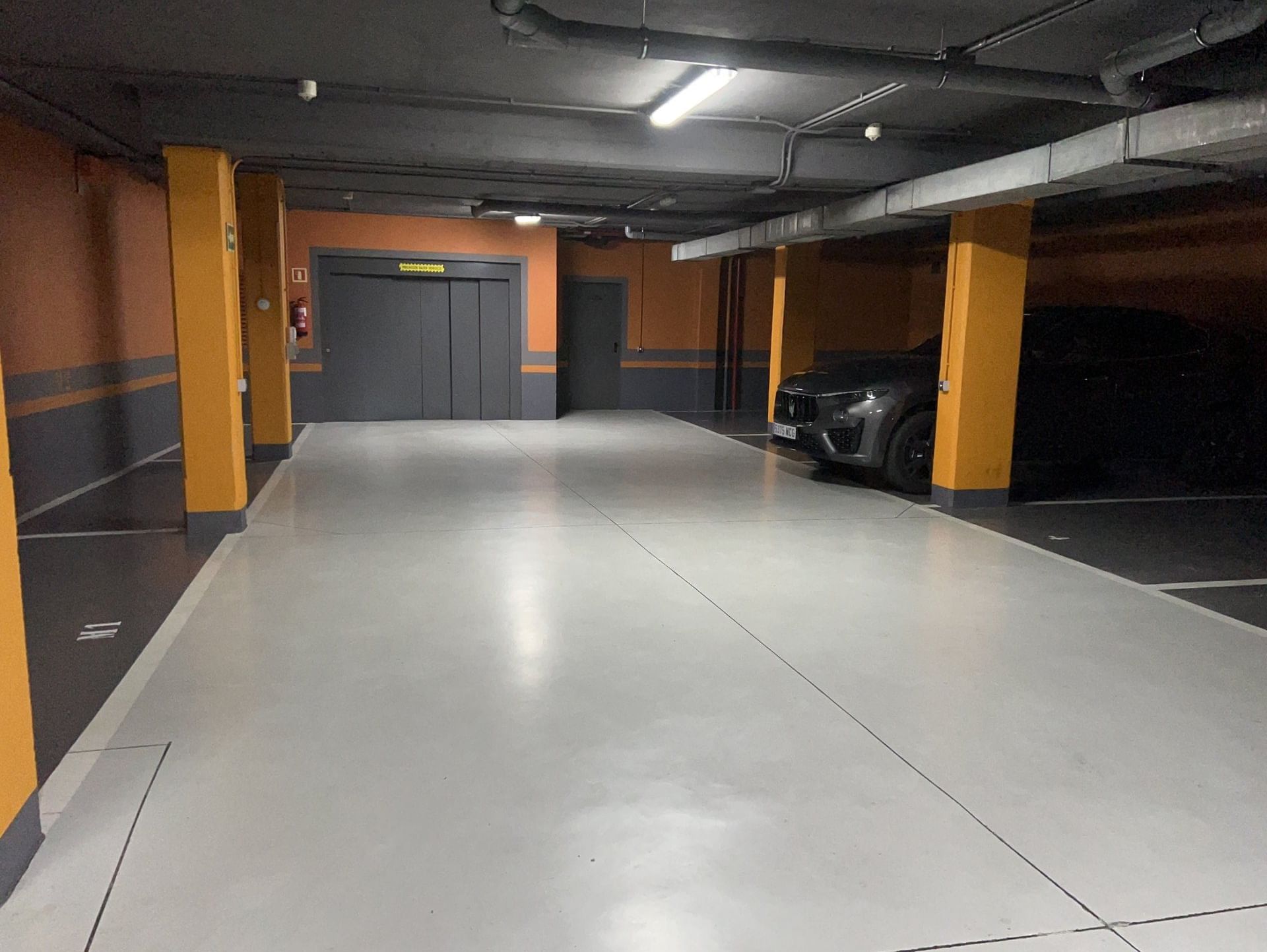 Parking at Nexus Valladolid Suites & Hotel