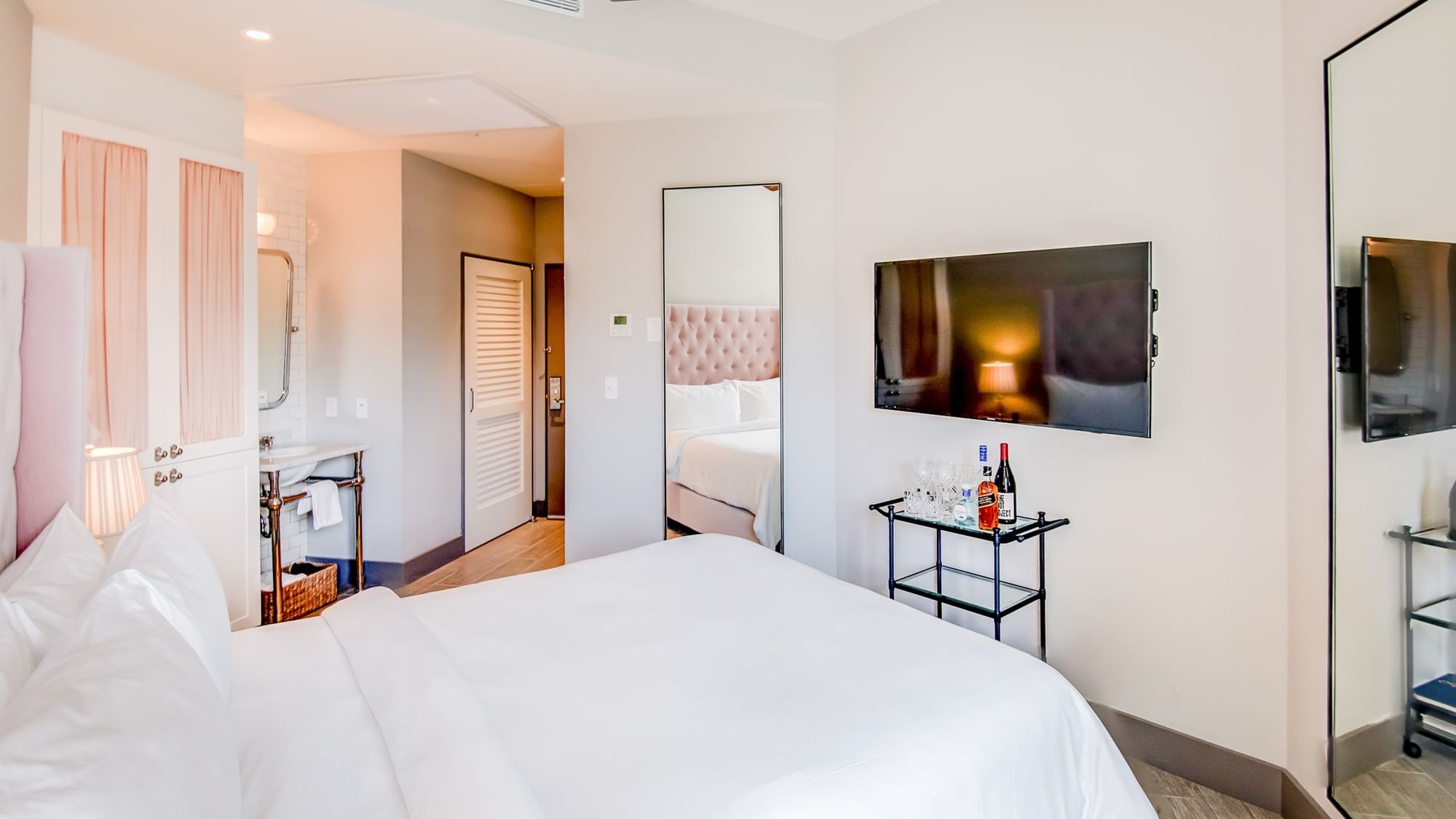 Accessible Juliette Pool View Queen with Roll in Shower