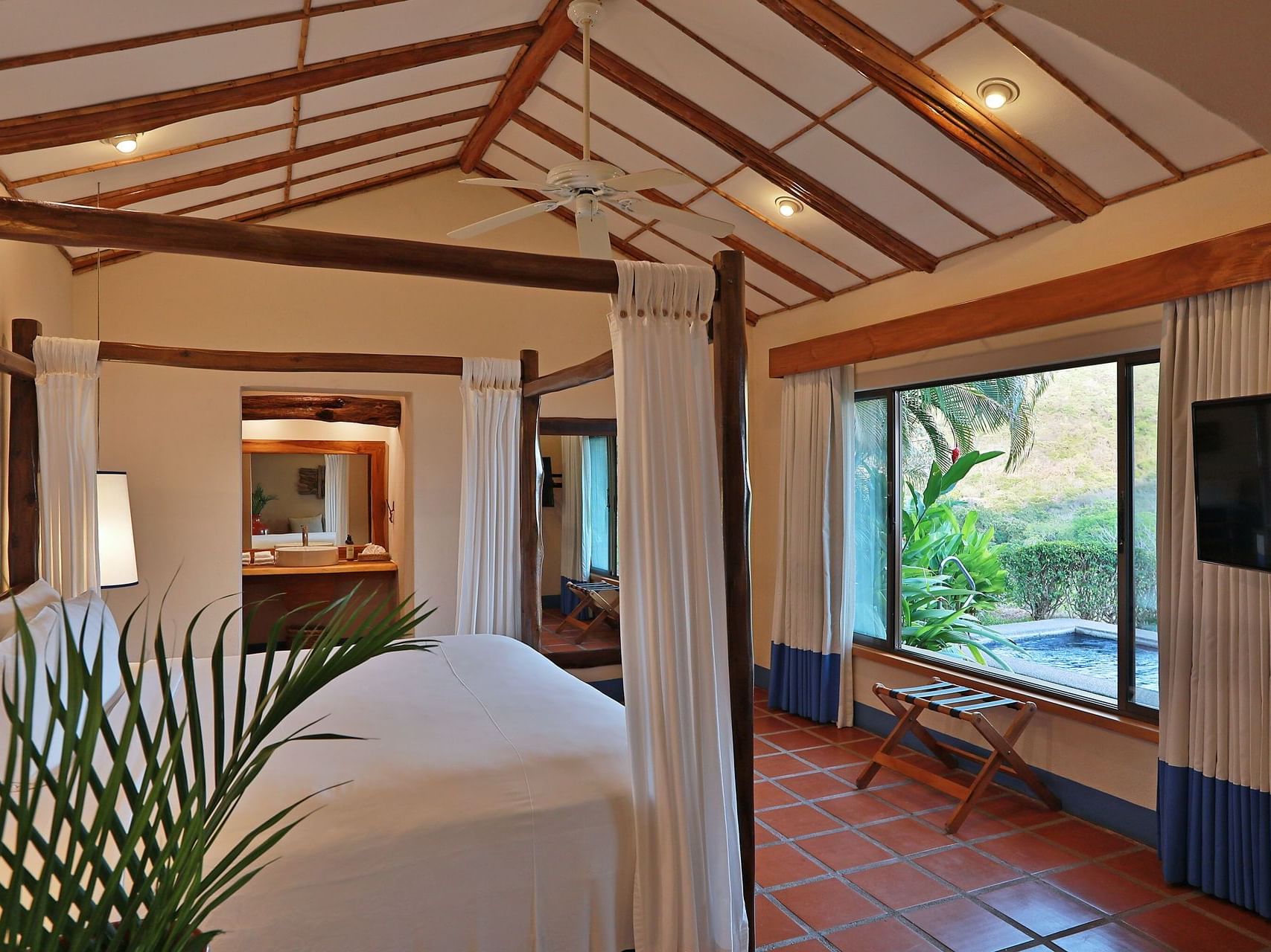 Interior of Junior Suite Premium-Whirpool at Punta Islita Hotel