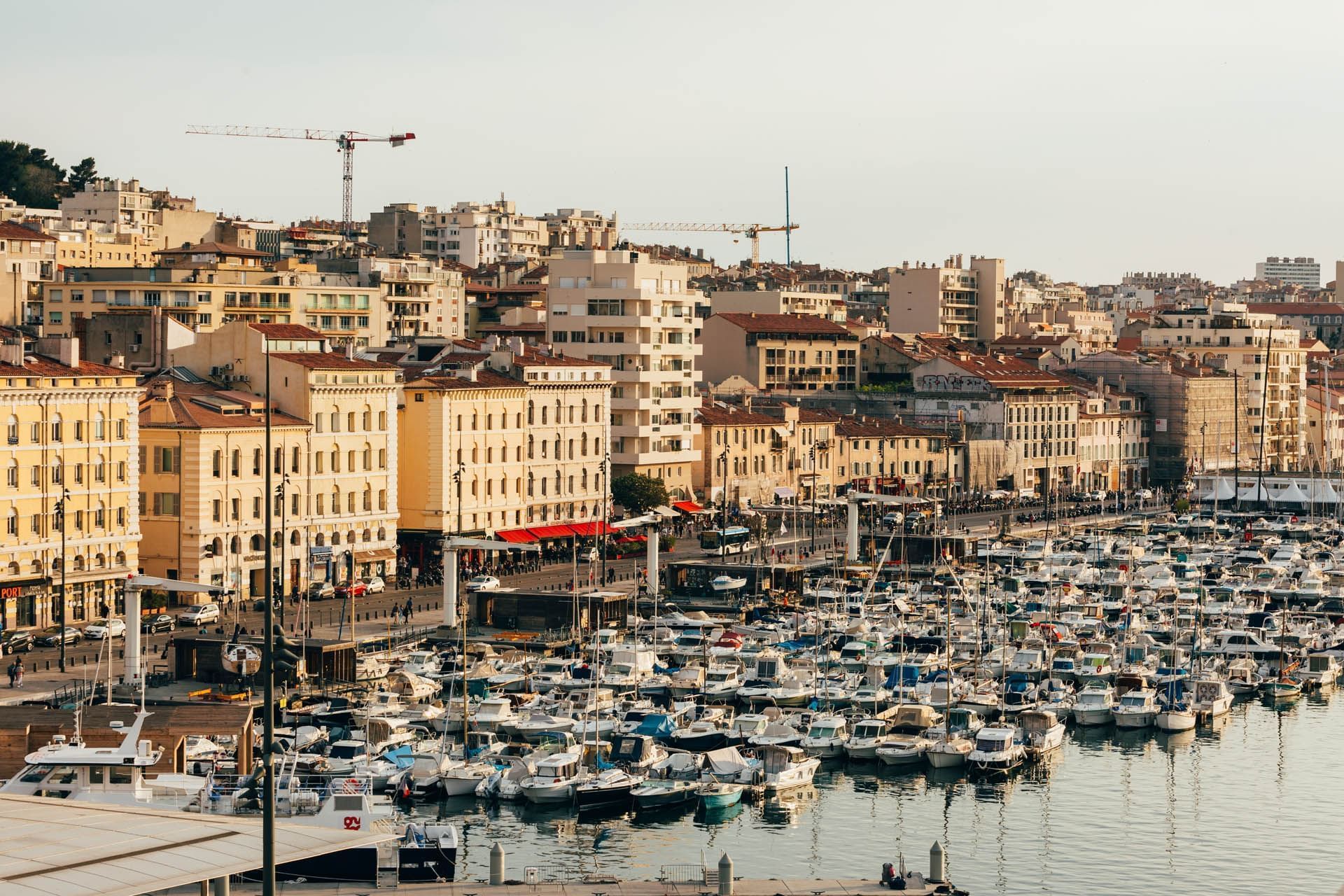Vue aérienne du port près de l'Escale Oceania Marseille