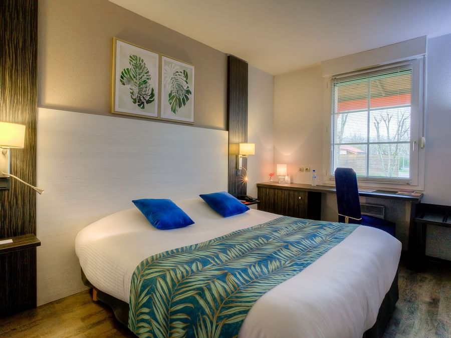 Comfort double 1 or 2 person  at The Originals Hotels