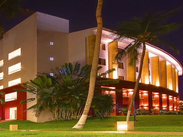 Exterior view of Fiesta Inn Villahermosa Cencali façade