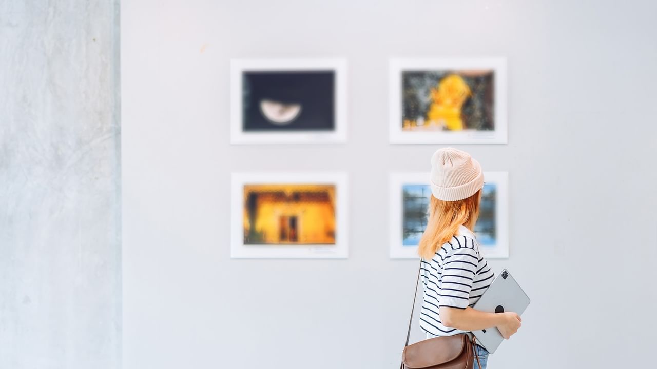 woman visiting an art gallery