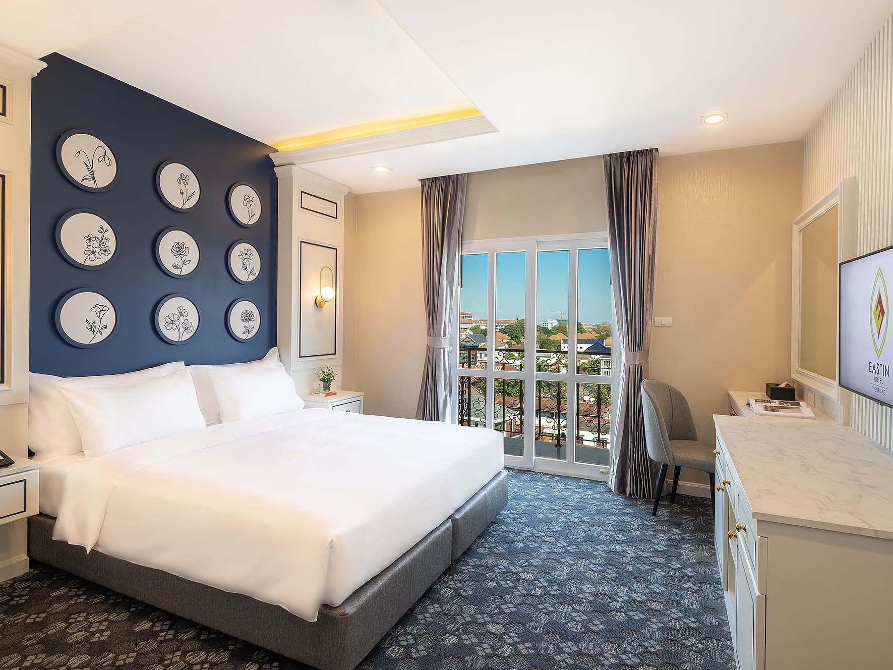 Comfy bed, TV in Superior Balcony City View at Eastin Hotels