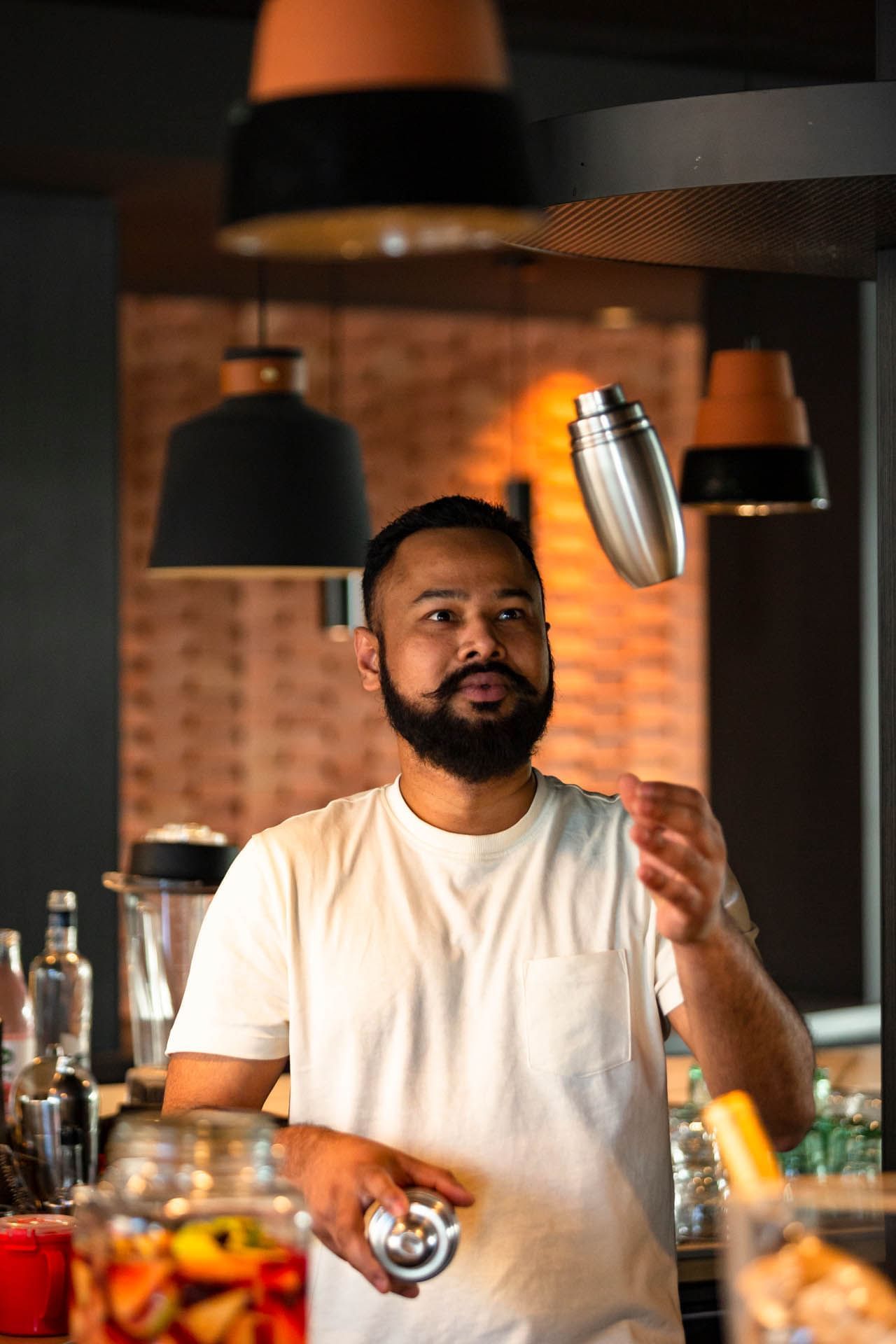 Barman préparant un cocktail, Oceania Paris Porte de Versailles