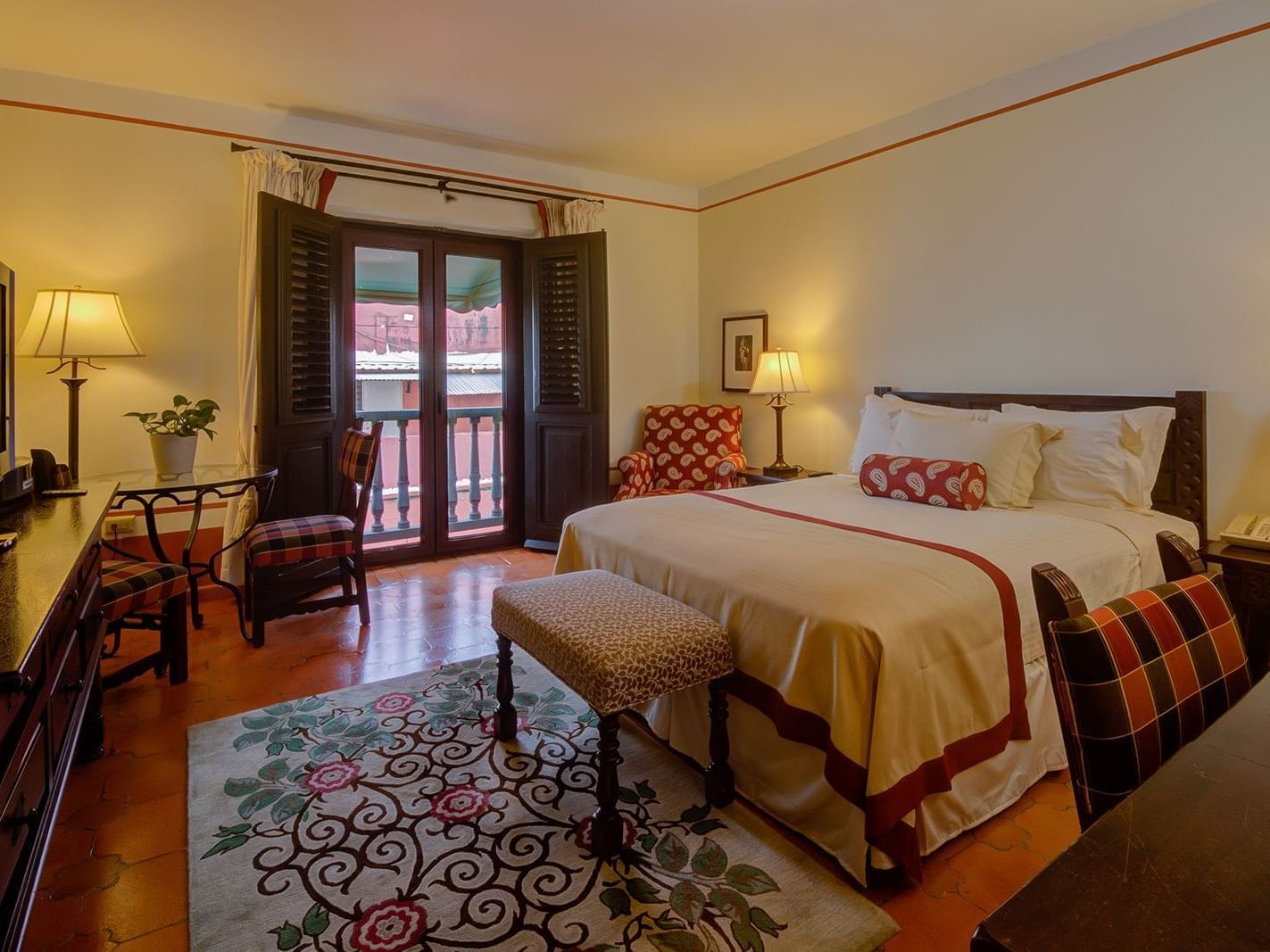 King size bed in Queen Superior Room at Hotel El Convento