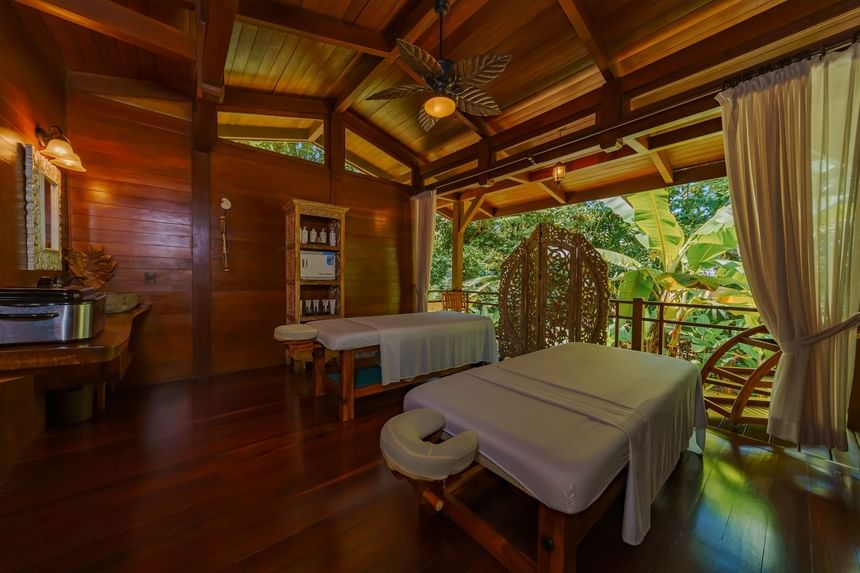 Two spa beds in Lotus Spa at Playa Cativo Lodge