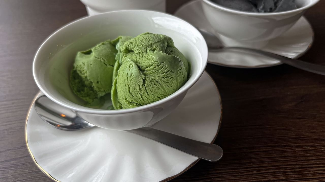 green ice cream in a bowl