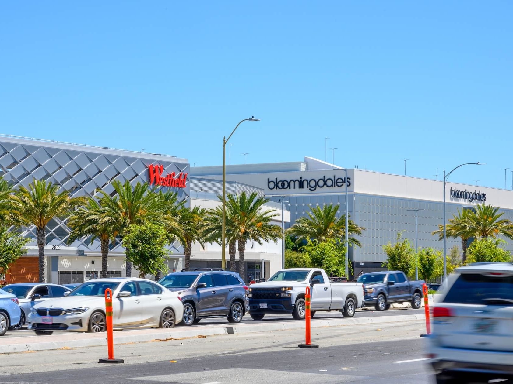 Cars in the street, Westfield Valley Fair Mall, Nesuto Hotels