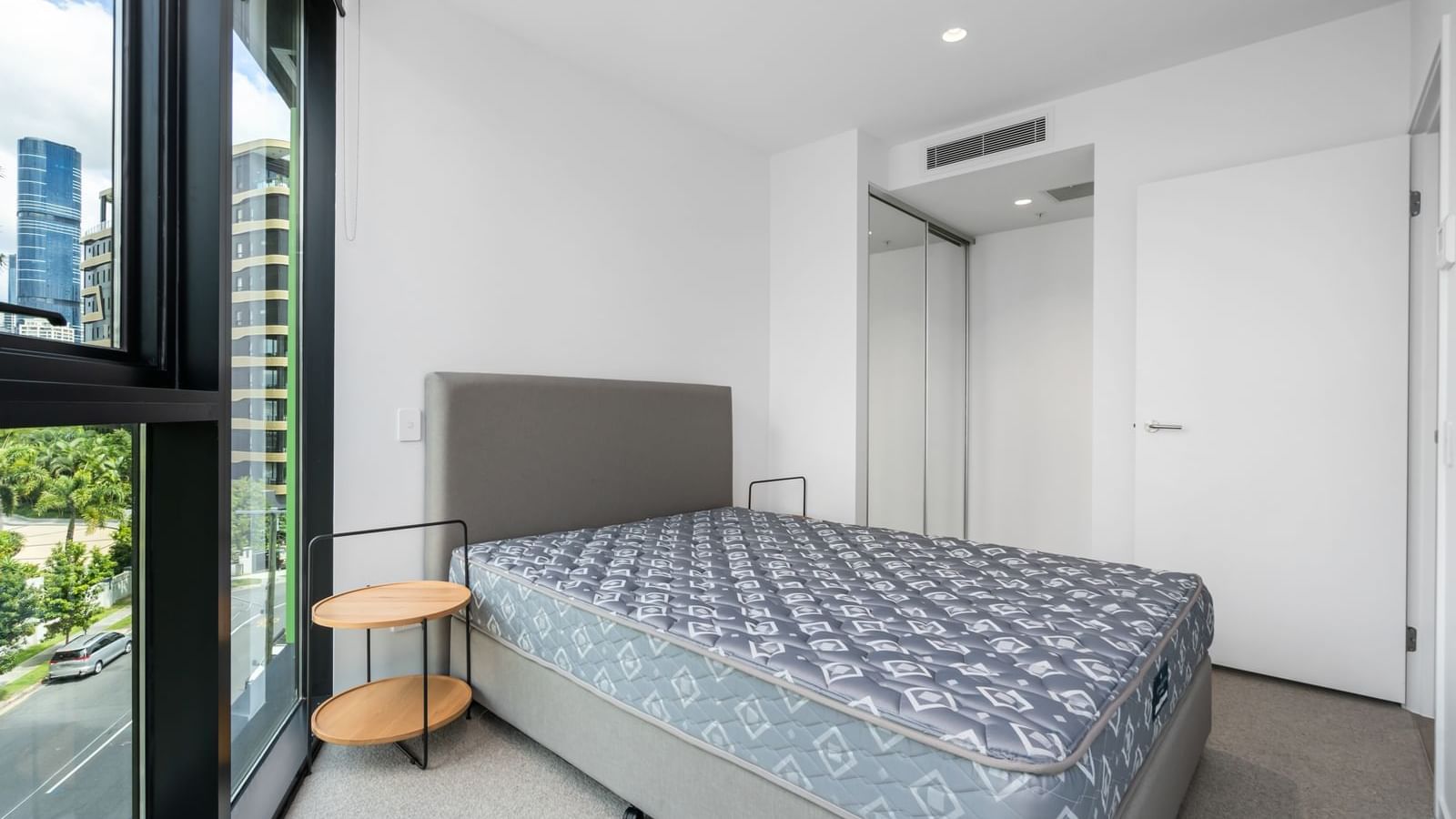 2 Bedroom Apartment - fully furnished