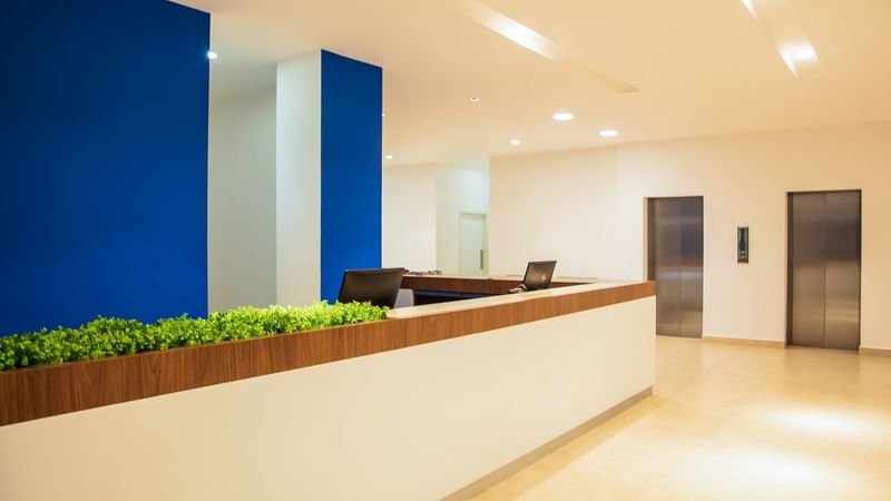 Interior of lobby at One Cancún Centro