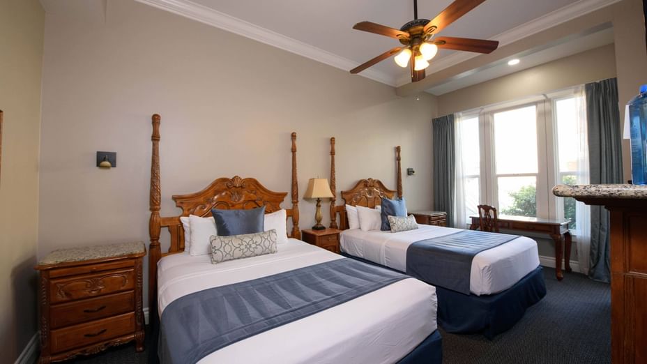 2 Queen Beds Room Horton Grand Hotel