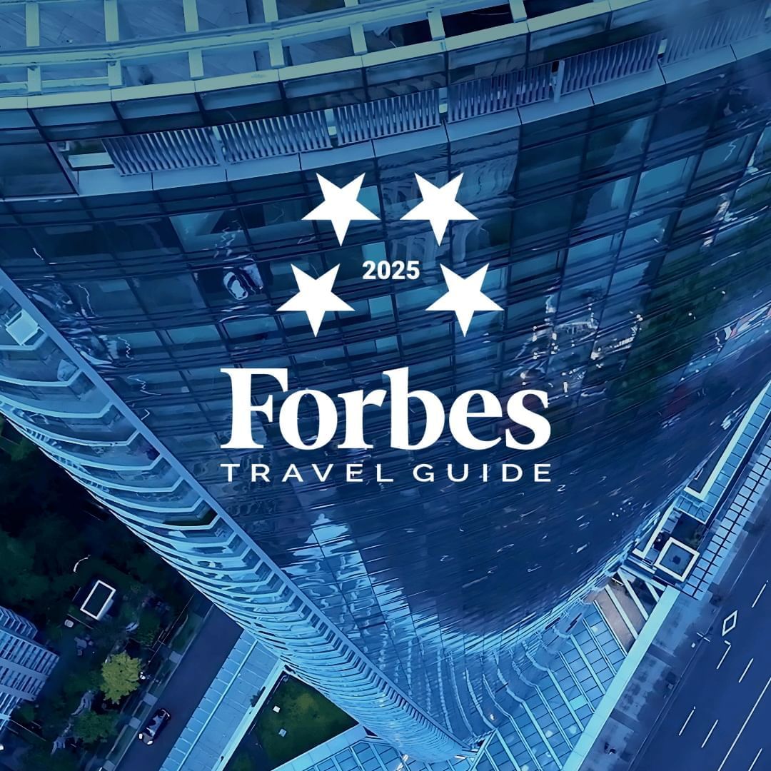 The Paradox Hotel Vancouver was awarded with the 2025 Forbes Travel Guide.