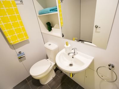 Park Central_Main Bathroom