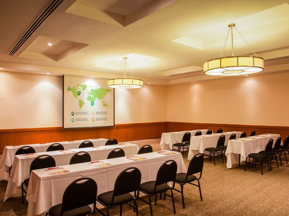 Classroom setup in Sala 2 event room at Fiesta Inn Hotels