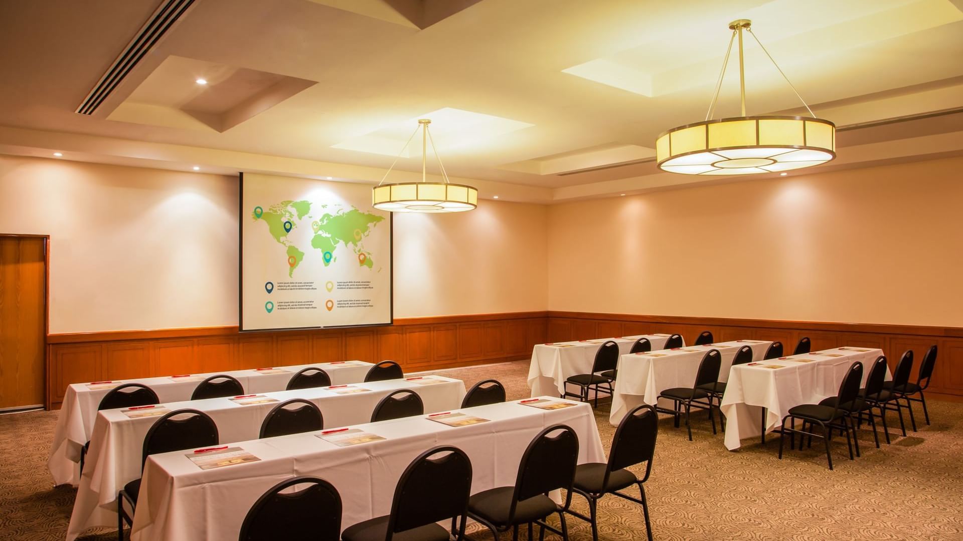 Classroom setup meeting room at Fiesta Inn Monterrey Fundidora