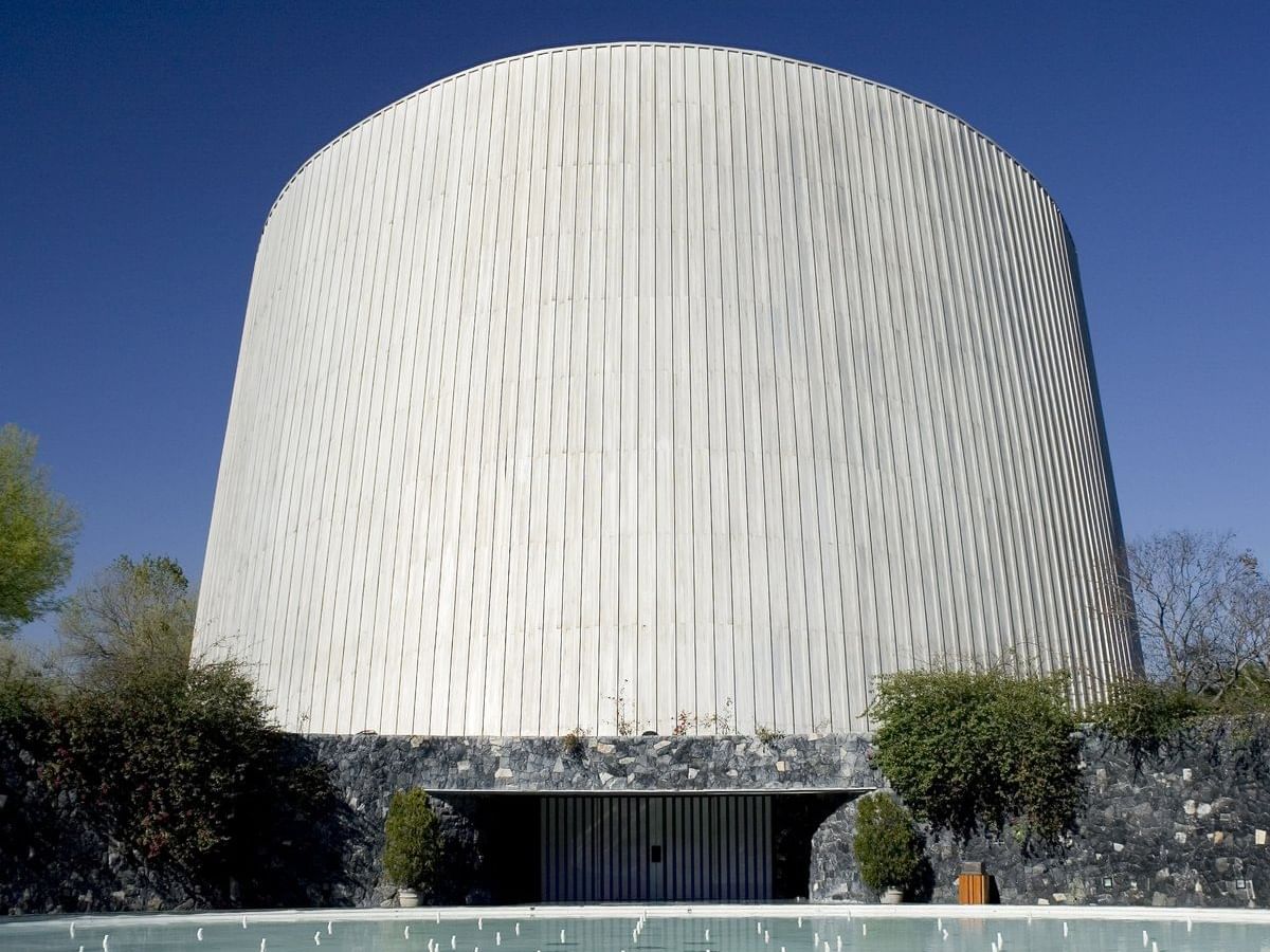 Exterior view of Planetarium Alfa near Monterrey, La Colección