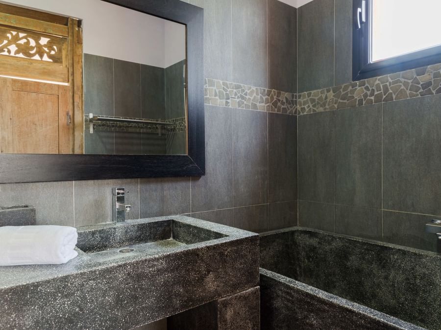 Bathroom vanity in bedrooms at Hotel Disini Montpellier Est