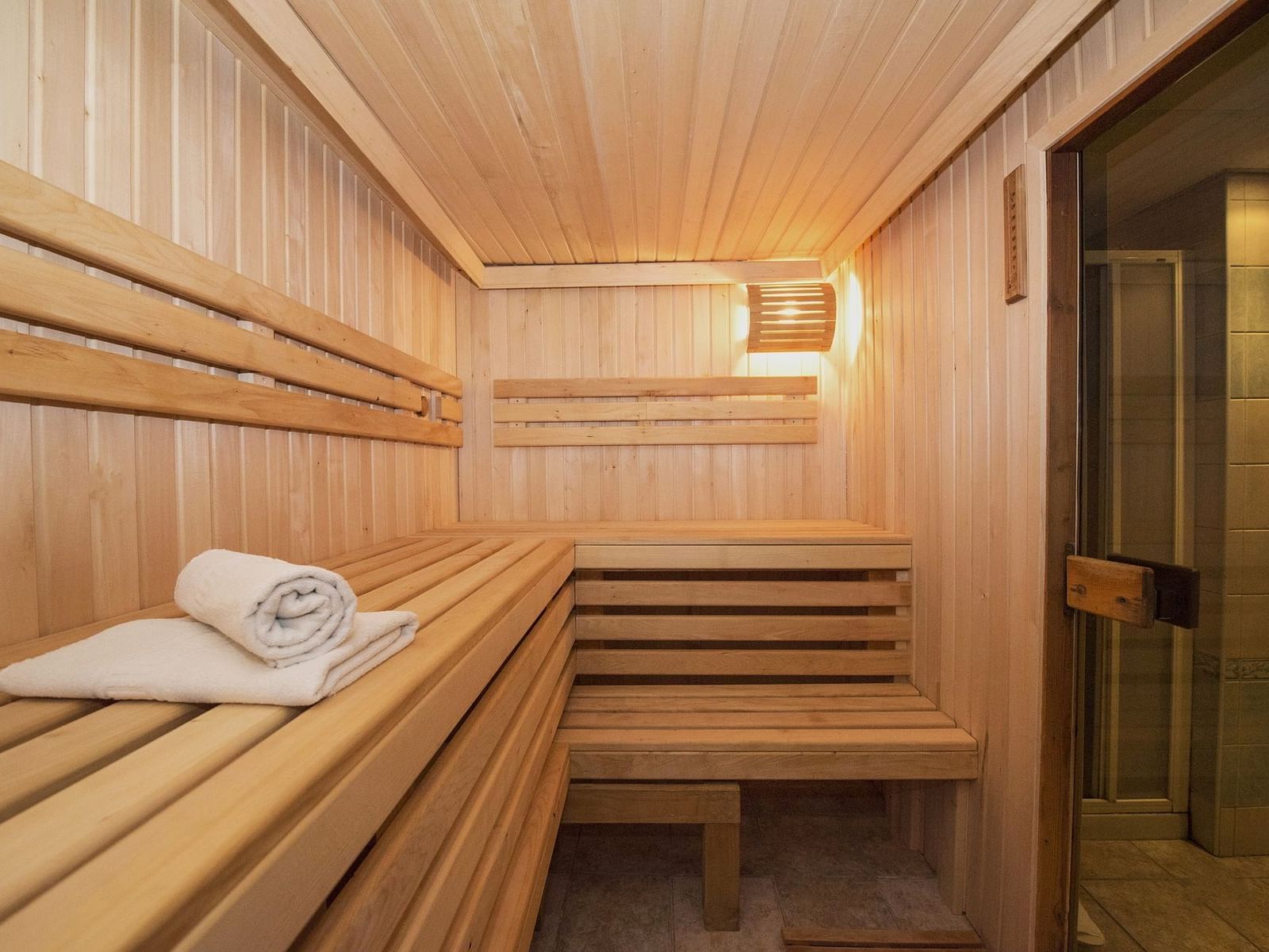 Interior view of a sauna at Embassy Hotel & Suites Ottawa