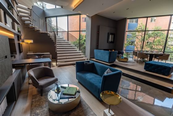 Area de los salones y del lobby de los hoteles Bluedoors