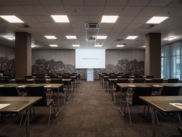 Classroom setup in a meeting Room C4 at Hotel Berlin Berlin 