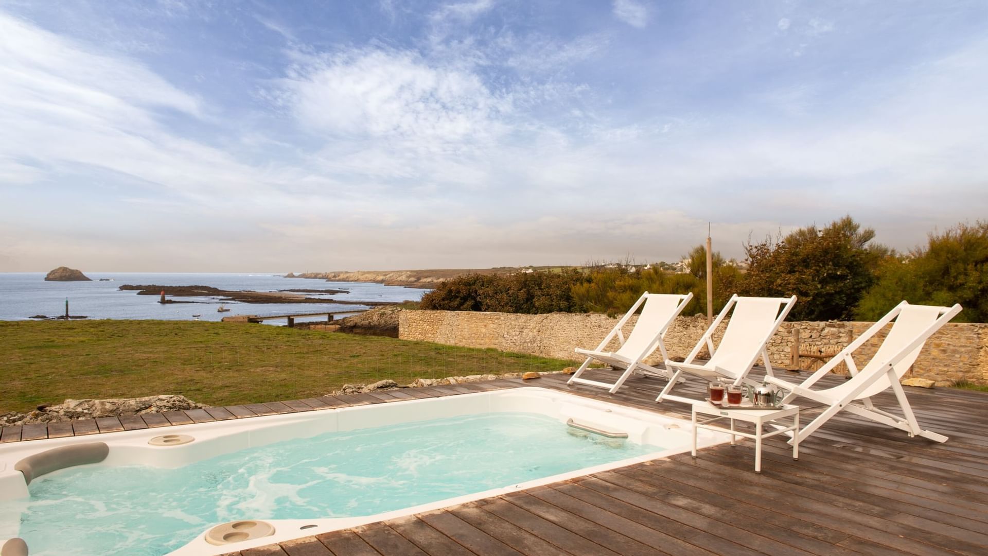 Pool of Hotel Sport & Spa, Ile d'Ouessant of Originals Hotels