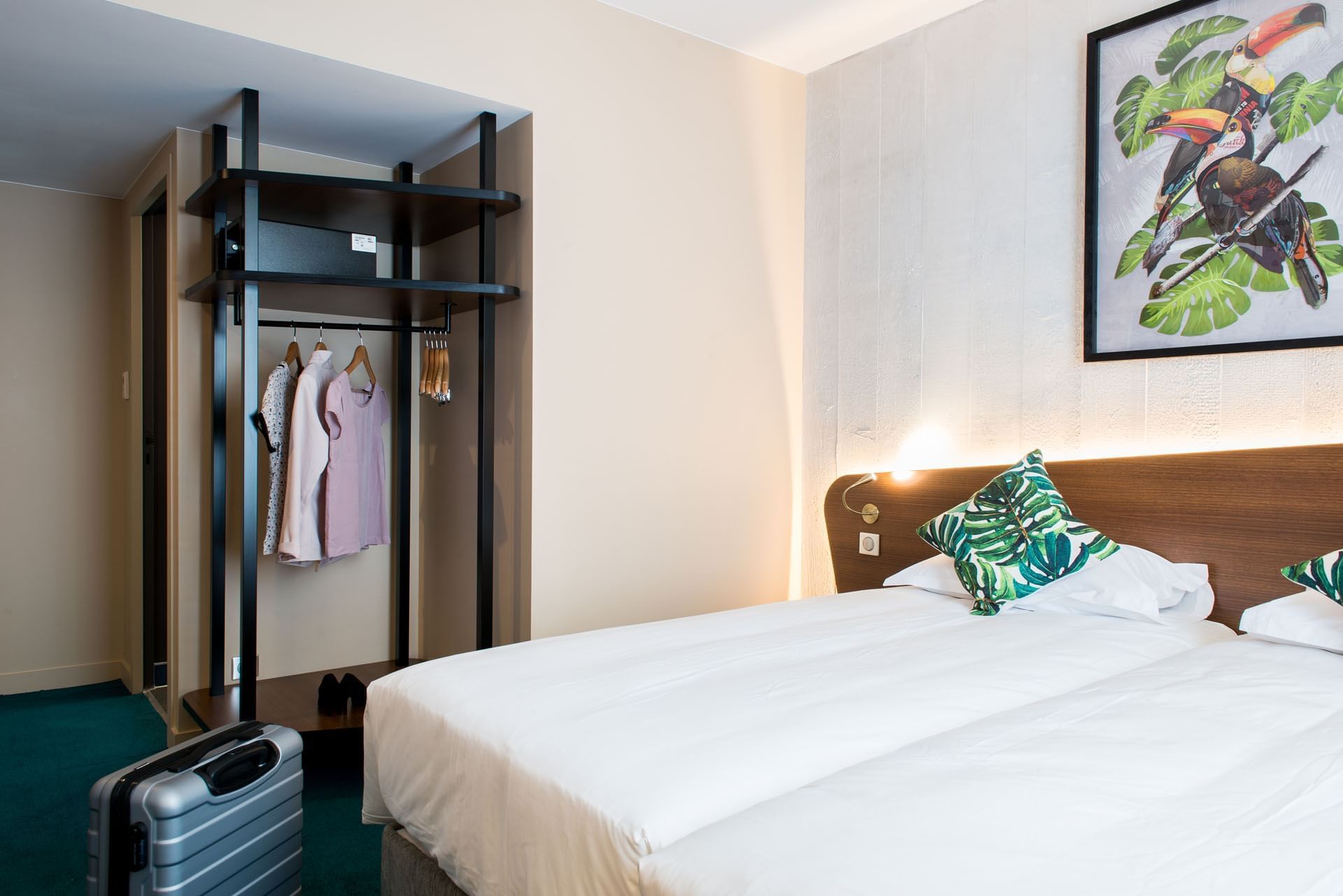 Twin beds & wardrobe in Ekip Room at Kopster Hotel Lyon Groupama Stadium