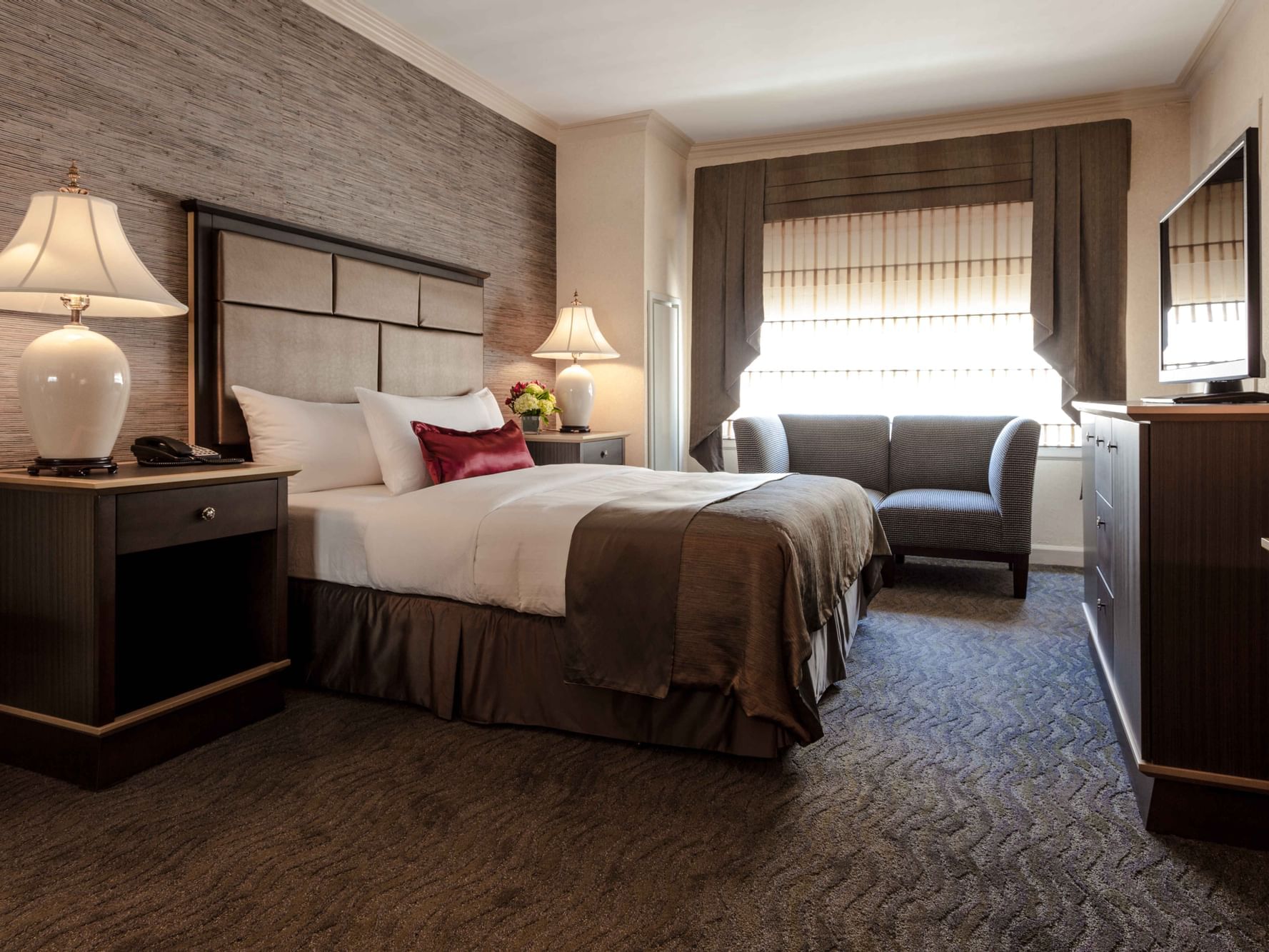 Superior Queen Room with a queen bed at The Whitehall Hotel