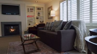 Living area in a room at Topnotch Stowe Resort