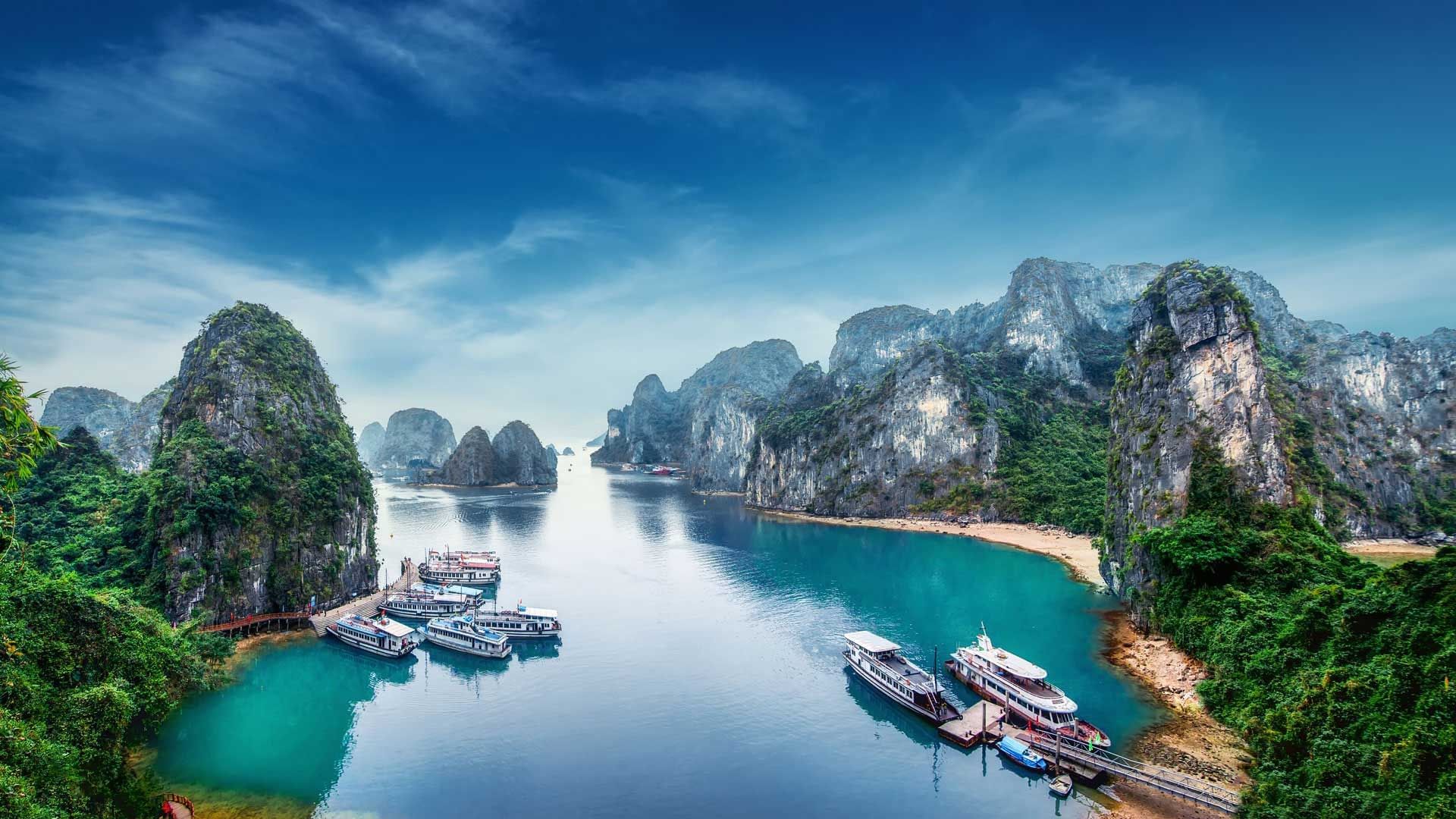 Halong Plaza Hotel - Halong Bay Travelling