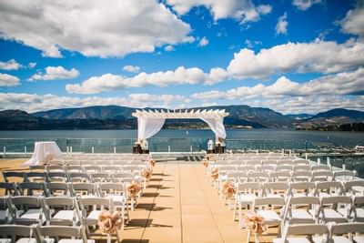 Outdoor wedding on Okagawan Lake.