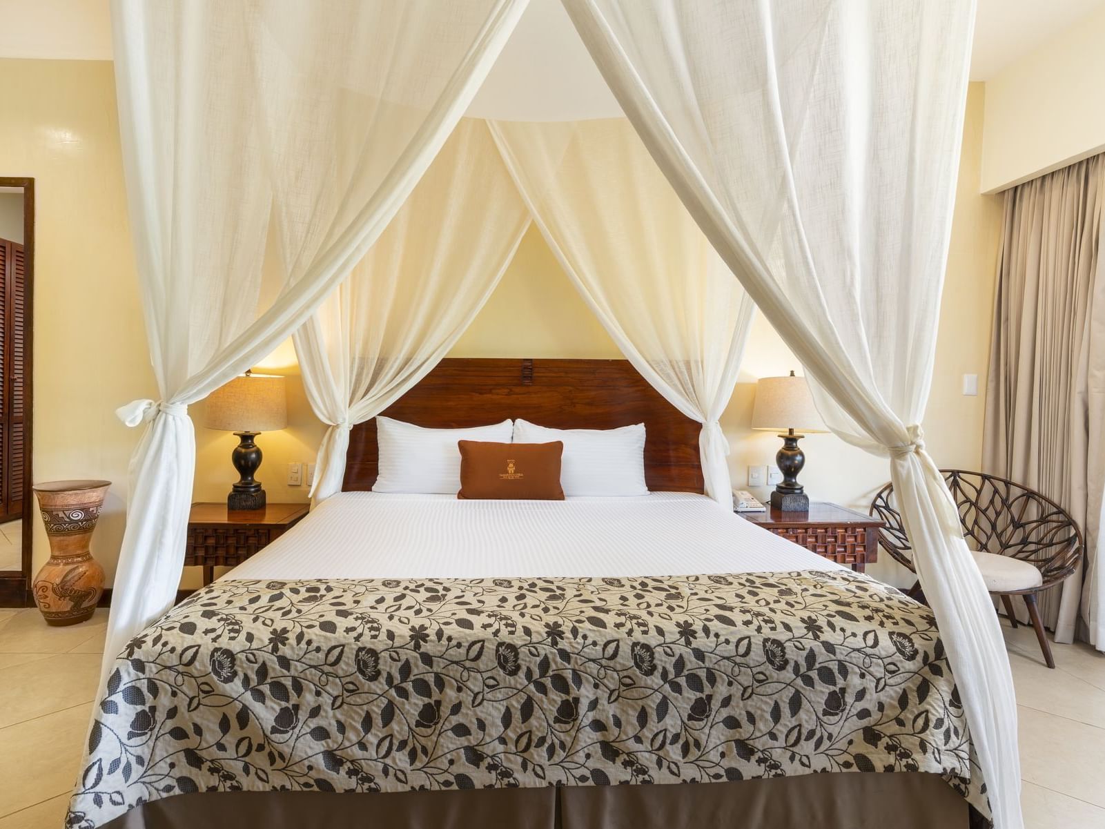 Bed arrangement in Junior Suite at Tamarindo Diria Beach Resort
