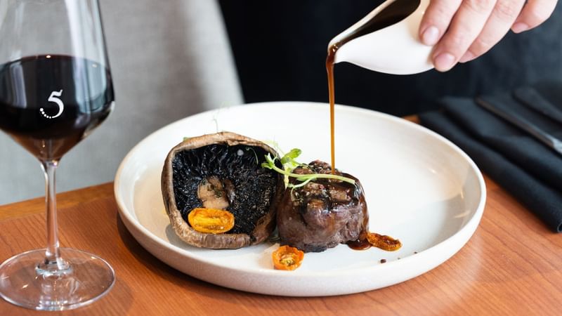 Sen5es Restaurant and Wine Bar steak