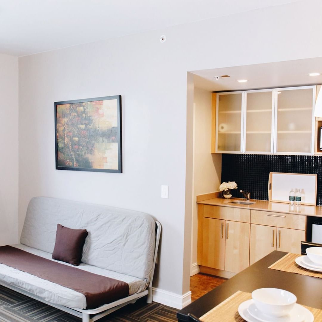 Lounge & kitchenette in a Suite at Ocean Reef Suites