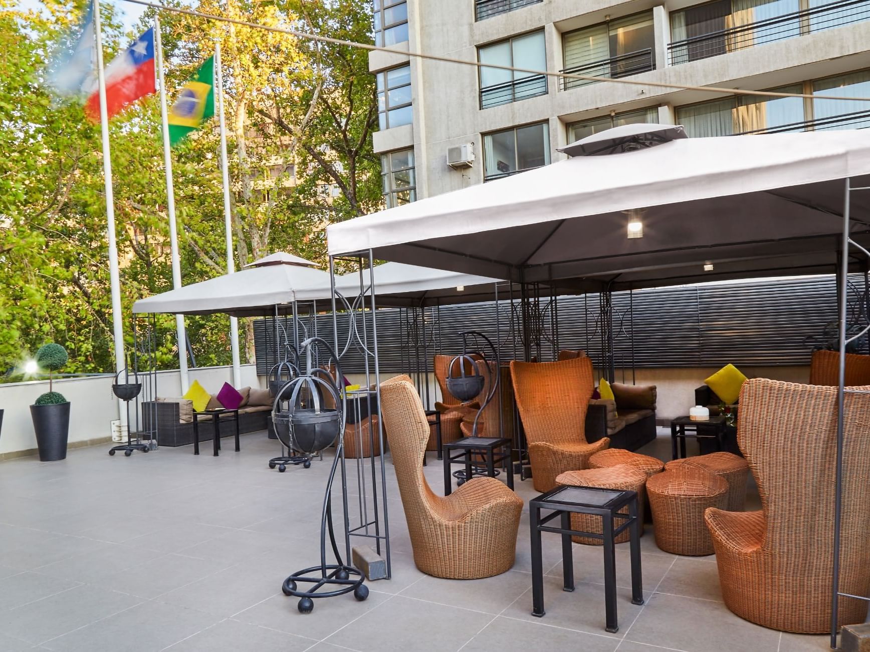 Lounge area in Terraza Restaurant at Torremayor Providencia