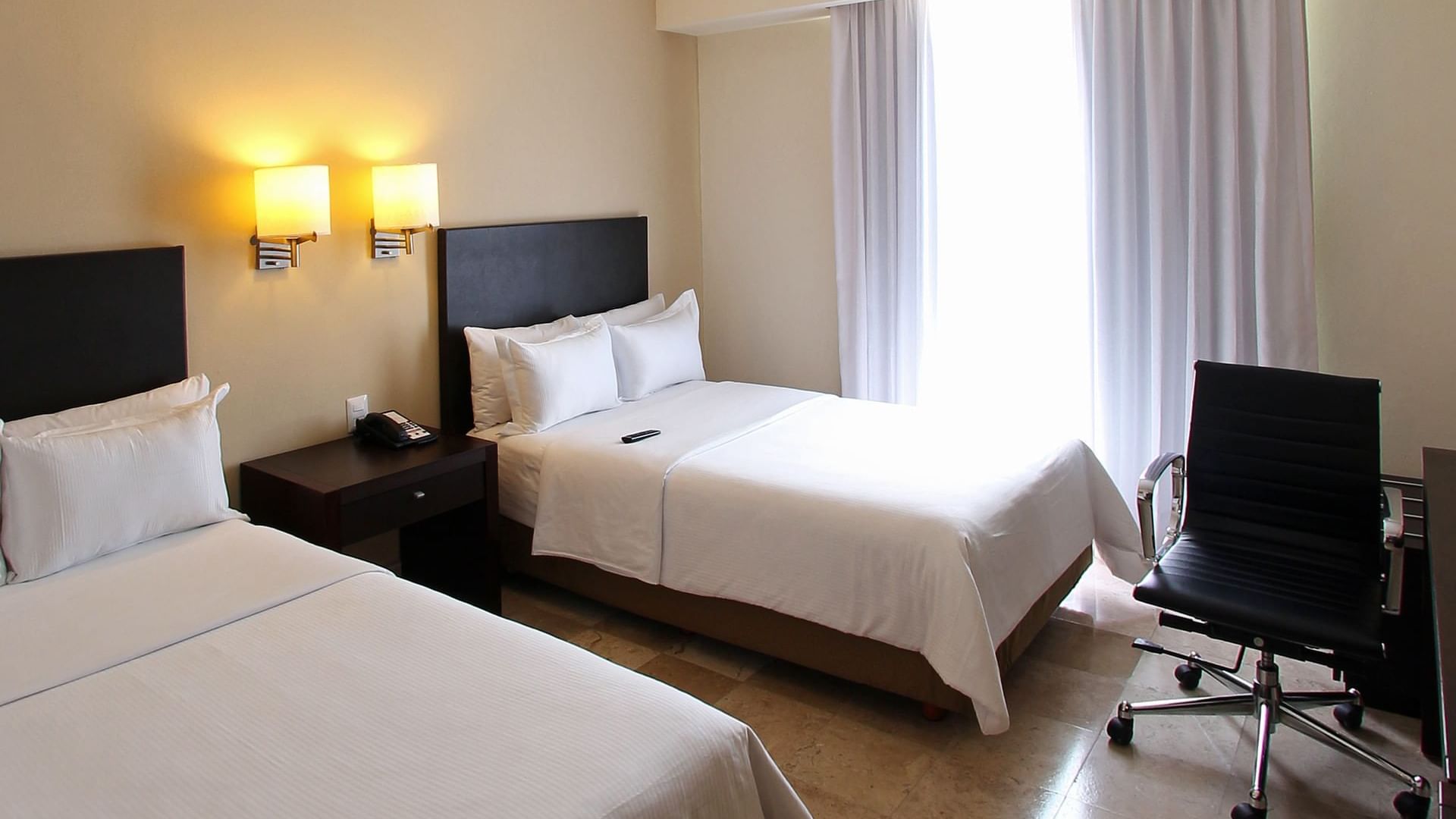 Twin beds in Superior Double room at Fiesta Inn Coatzacoalcos