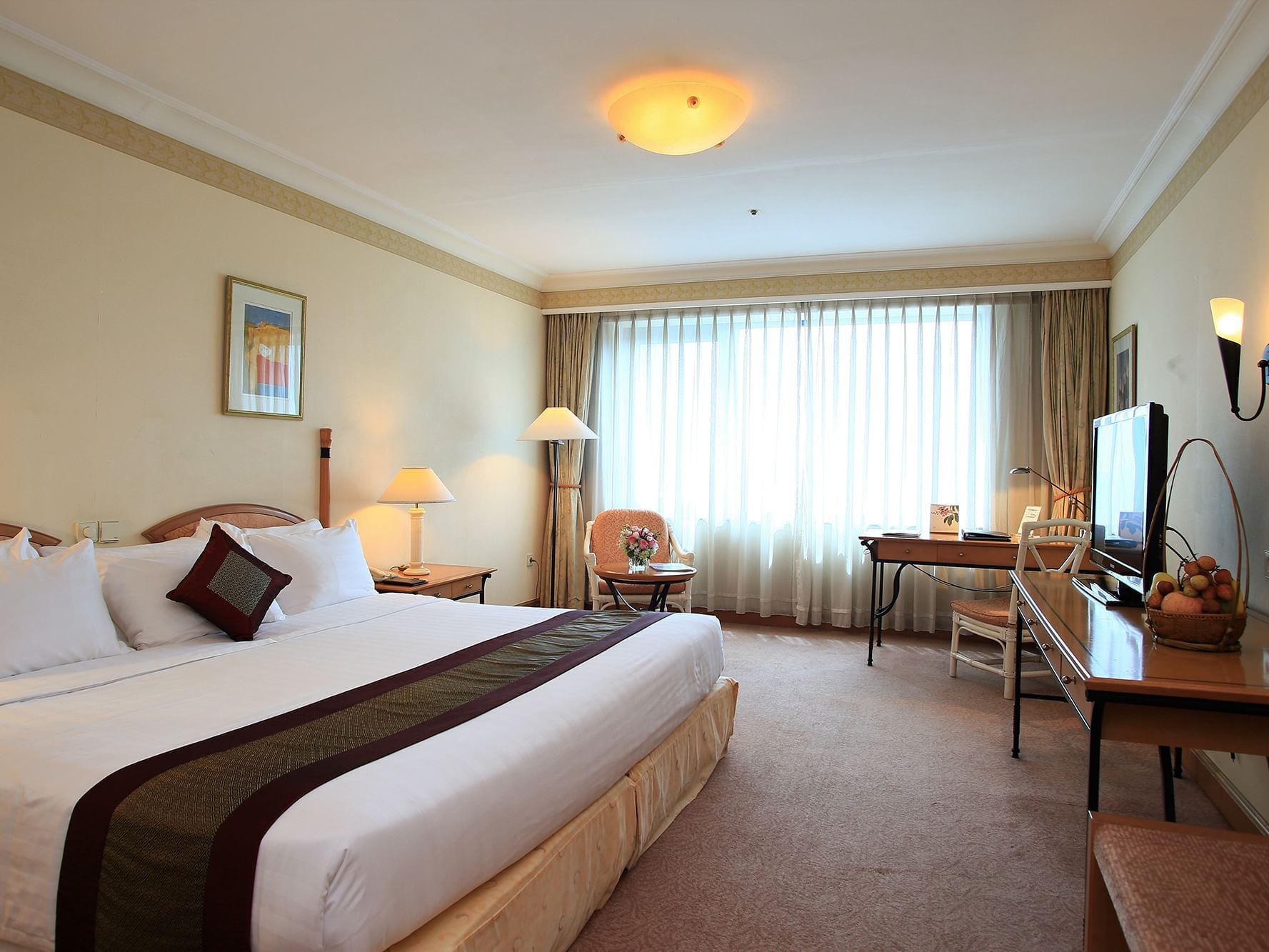 Deluxe Room with one bed & TV at Hanoi Daewoo Hotel