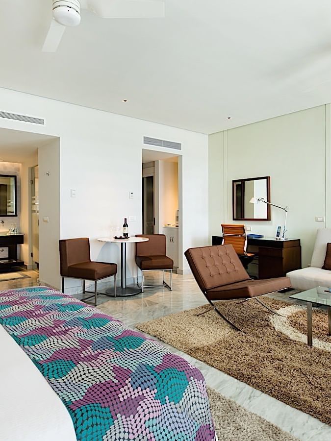 Junior Suite King Size Bed Diamante View at Mundo Imperial