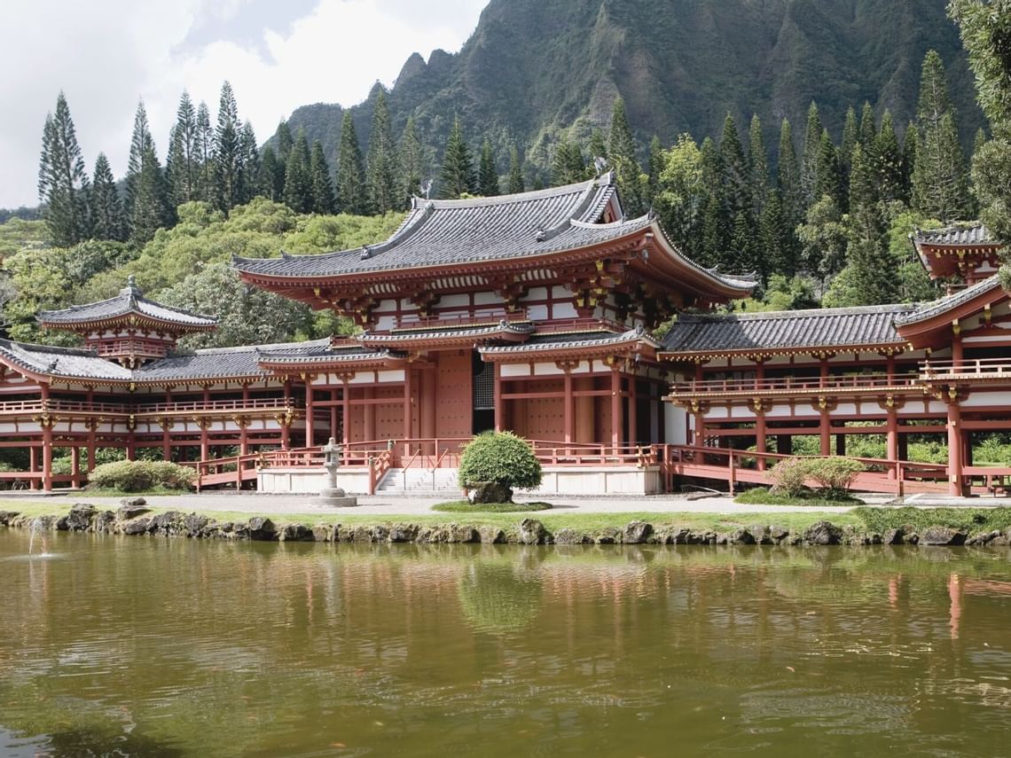 A Complete Guide to Visiting the Byodo-In Temple in Hawaii | hotel