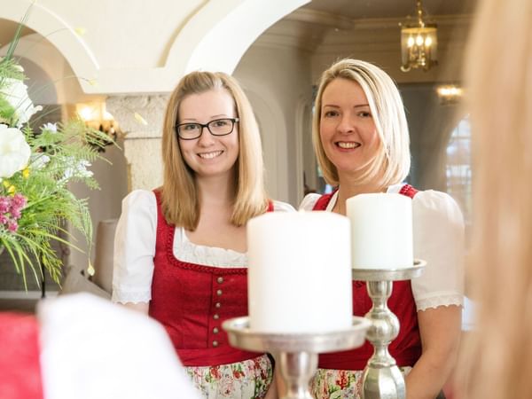 Reservierungsmitarbeiter des ...liebes Rot-Flüh Wellnesshotel im Tannheimer Tal in Tirol. 