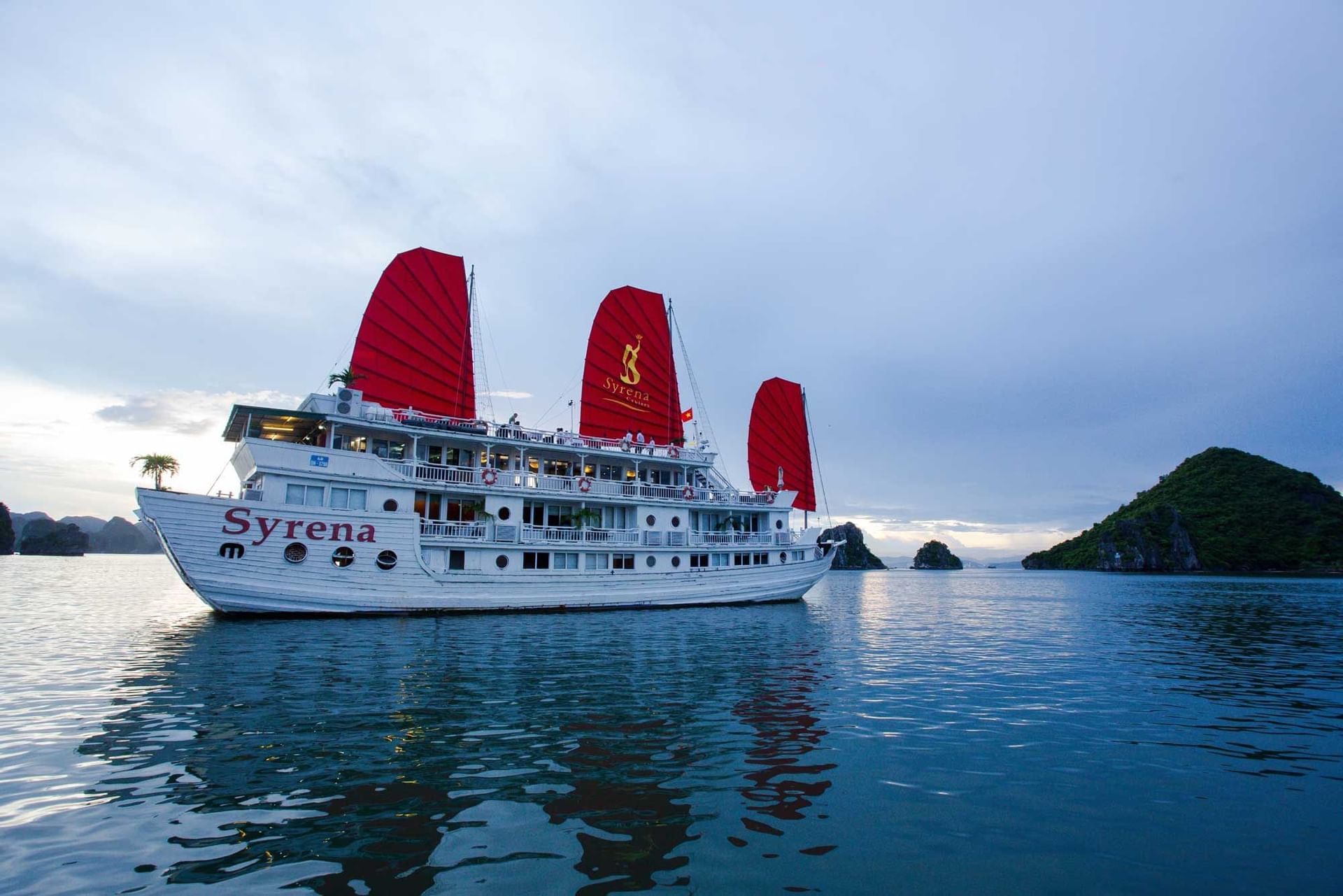 Halong Plaza Hotel - Syrena Cruises