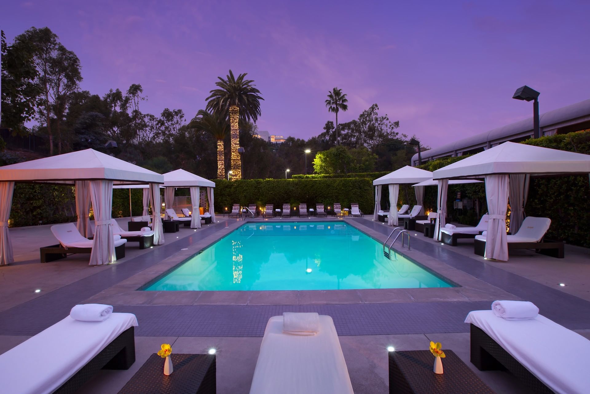 Luxe Sunset Boulevard Hotel