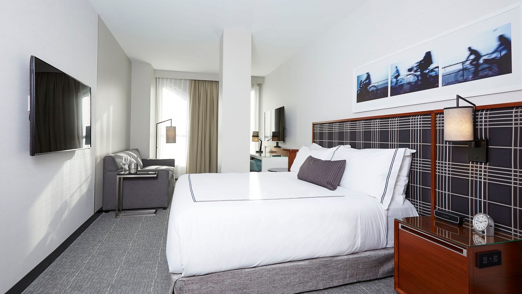 Studio King Godfrey Boston Hotel Rooms