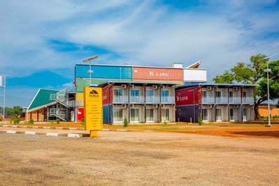 Vue de face de Dunia hôtel Loumbila