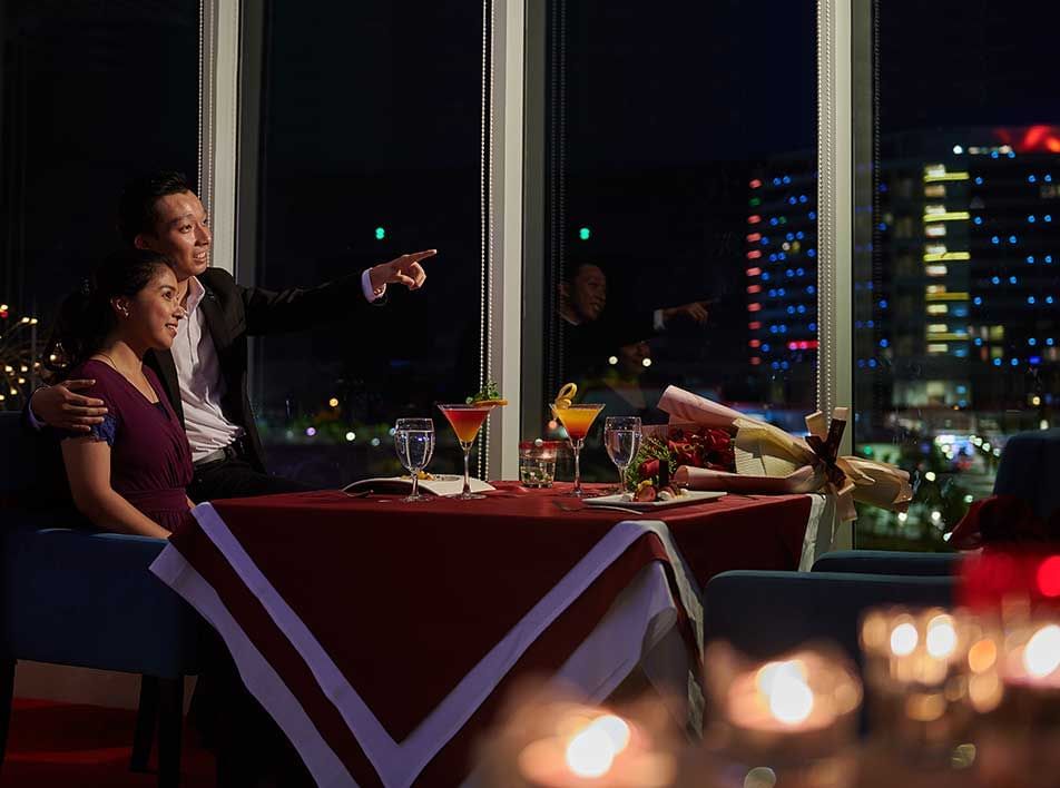 couple enjoying a private candlelight dinner at Lexis Hibiscus Port Dickson