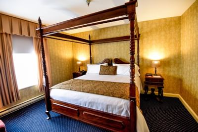 Four-Poster bed in Standard 1 King Bedroom at Inn at Saratoga