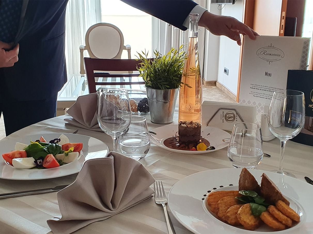 À la carte menu at IAKI Conference & Spa Hotel in Mamaia