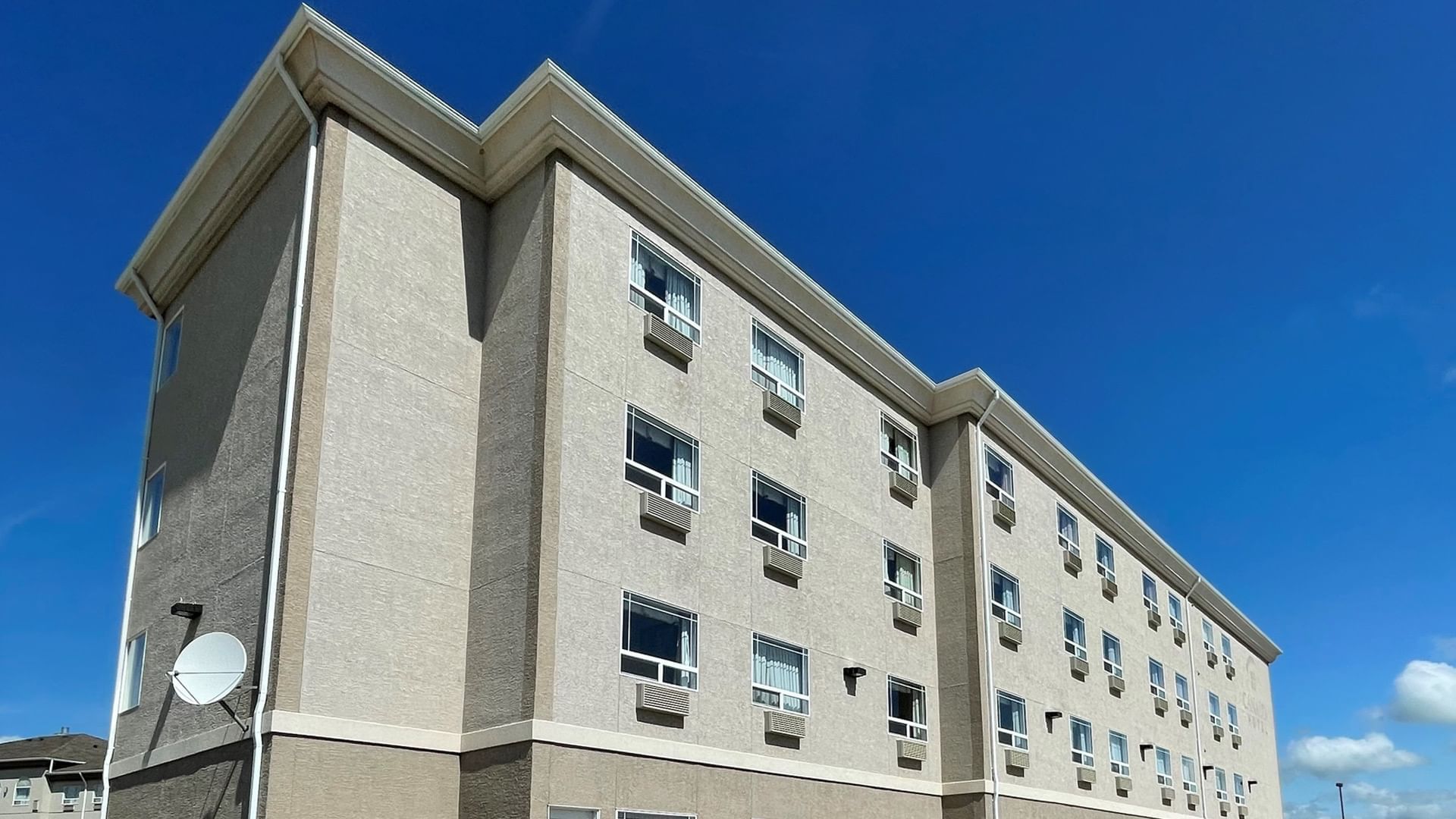 Coast Weyburn Hotel Exterior