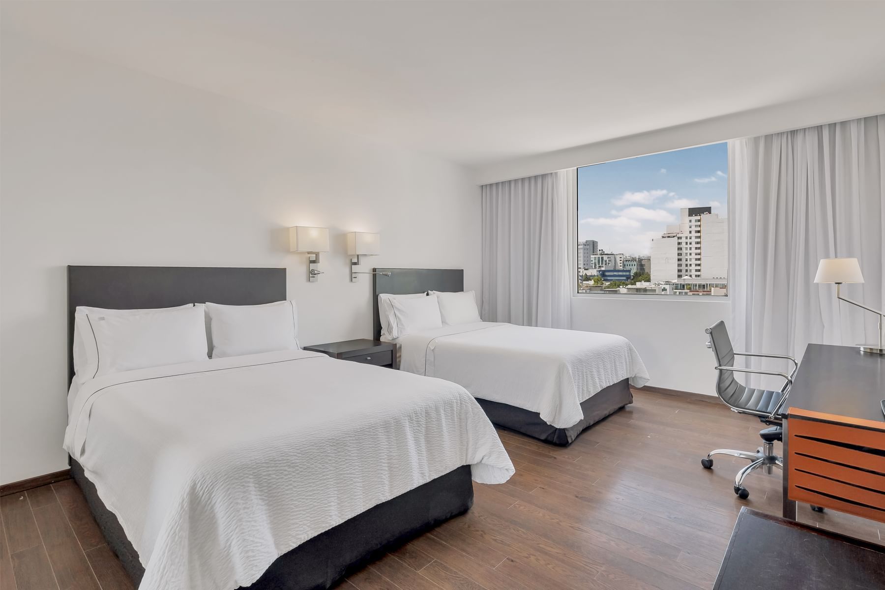 AMPLIAS HABITACIONES